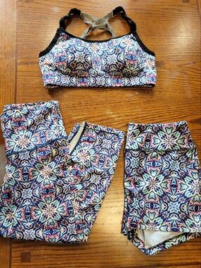 Multicolor Kaleidoscope Sports Bra & Leggings Set - Women